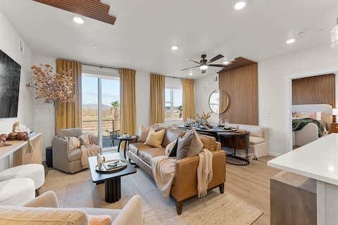 Paradise in the Sand: Desert Color Lagoon