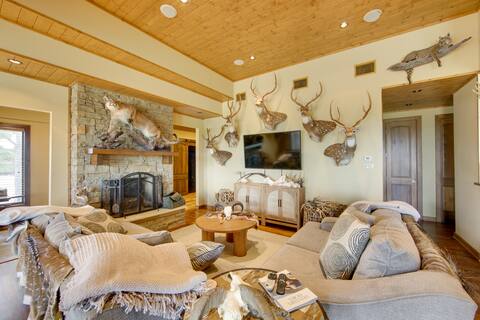 Hunters' Paradise: Texas Ranch Home w/ Pool