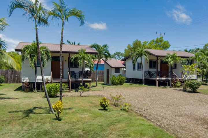 Luxury 4BR Home + 2 Casitas, Pool & Sleeps 16 gallery image 4