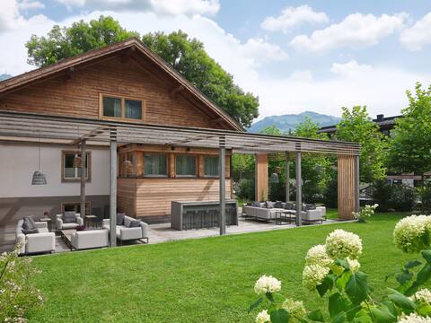 Luxury chalet, 250m to the Streif ski run