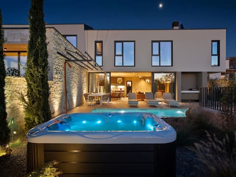 Successful Airbnb property: Tia 2 by Interhome in Mihatovići