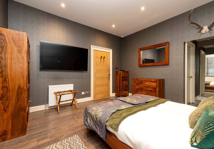 Beautiful 3 bed Apt. on York Place gallery image 4