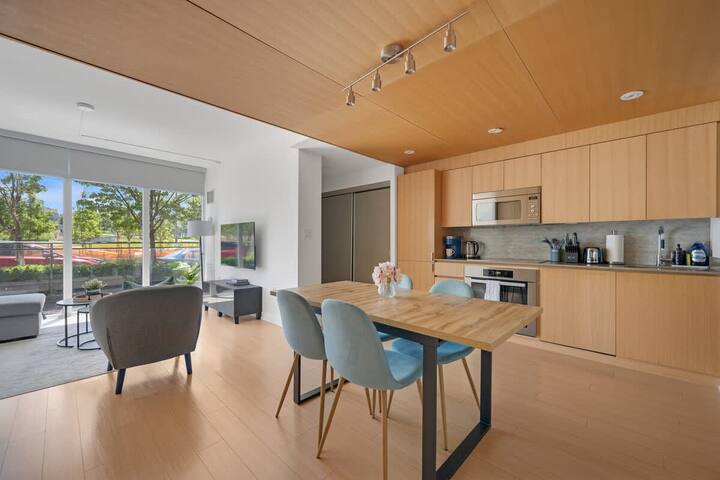 Private Home, 3 BR, Rogers Centre & Free Parking gallery image 3