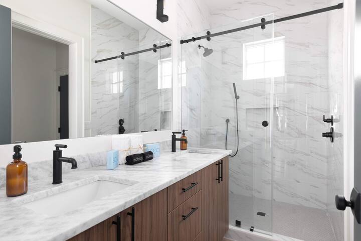 LUX Casa Blanca | Golf Cart | Heat Pool | Pets Ok