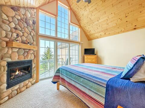 Cobblestone Cove Villa 7 on Lake Superior