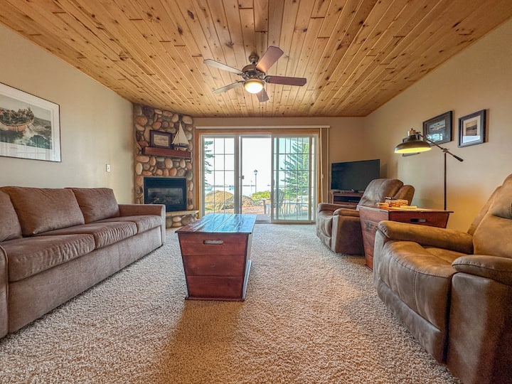 Cobblestone Cove Villa 7 On Lake Superior - Grand Marais, MN