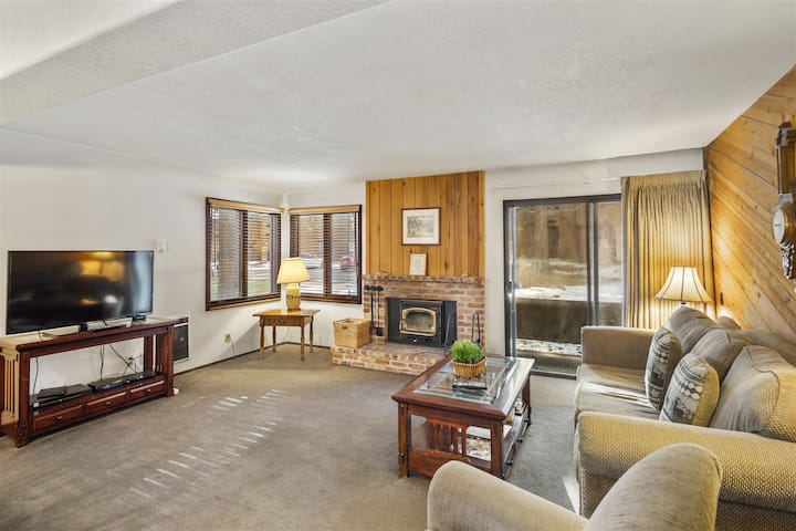 Wildflower 59: Centrally Located - Mammoth Lakes, CA
