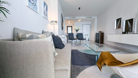 Anuncio de Airbnb popular: Sunset Waves sweet apartment en Benidorm