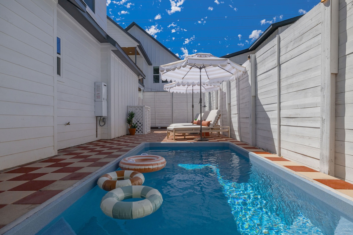 ATX Dream Home | Chillin'+Grillin' | Heated Pool