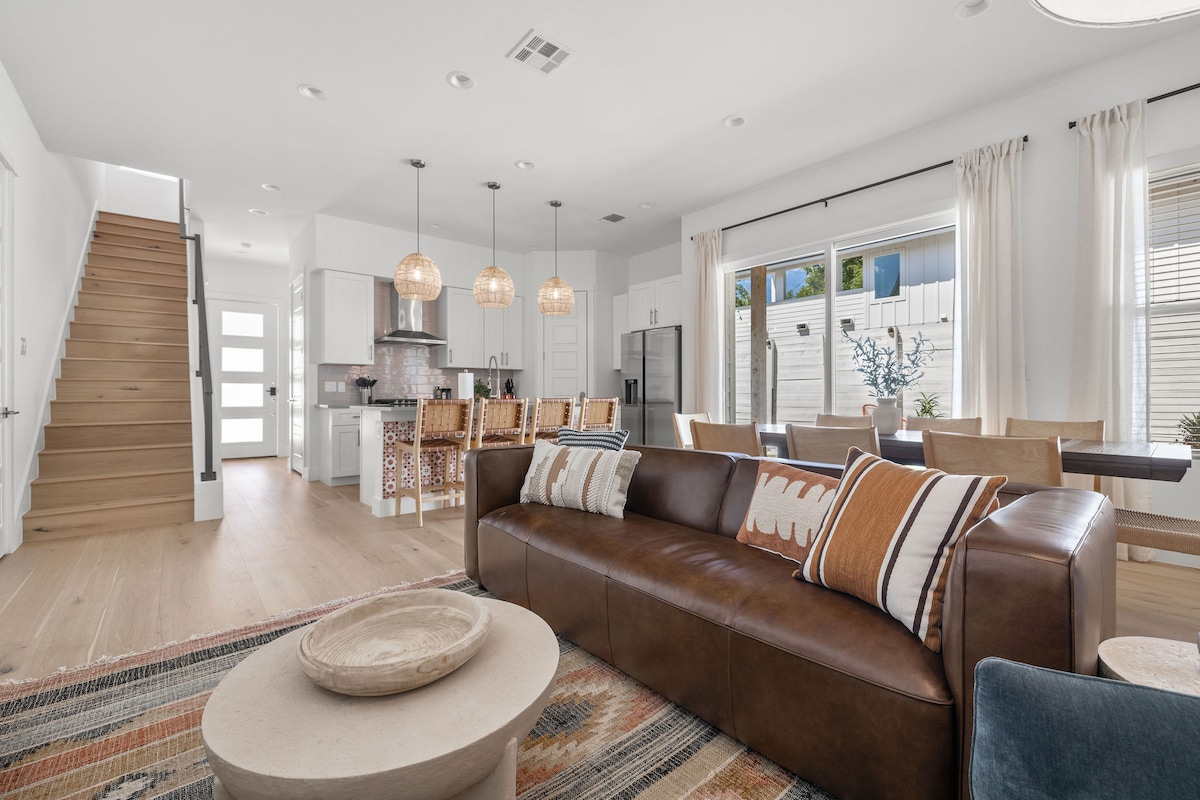 ATX Dream Home | Chillin'+Grillin' | Heated Pool