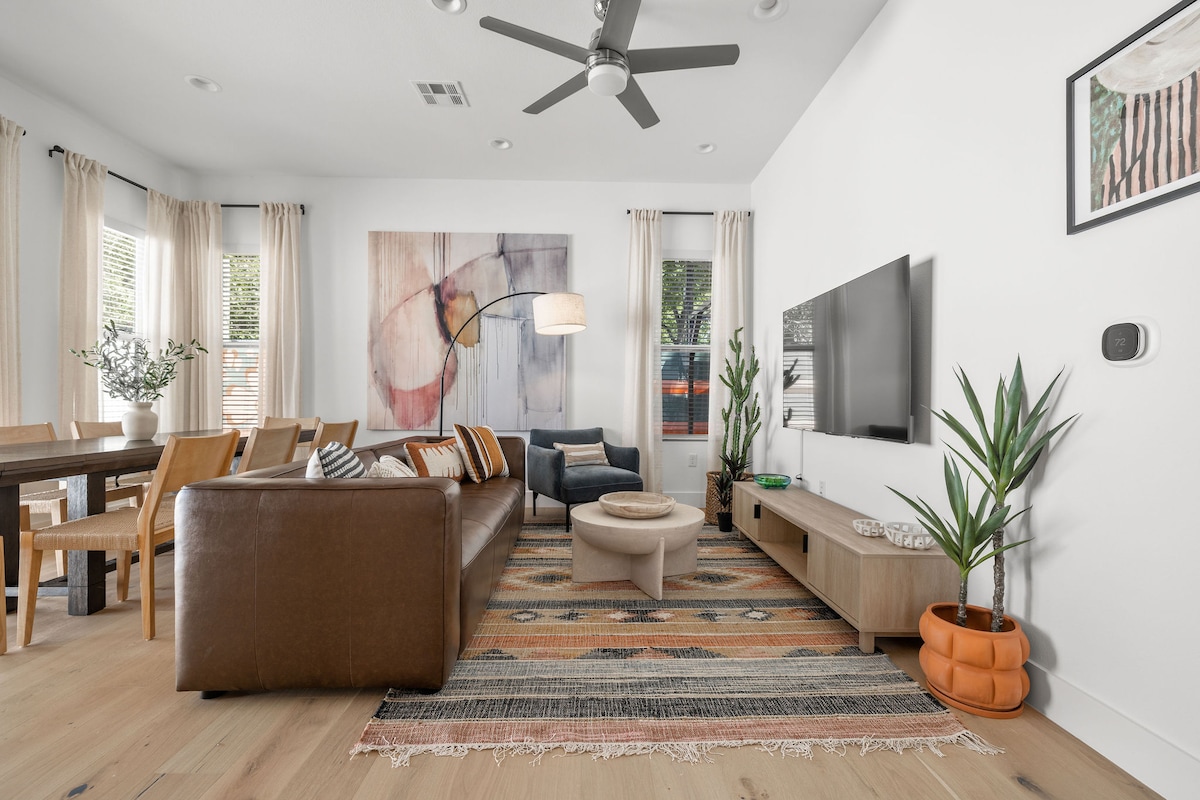ATX Dream Home | Chillin'+Grillin' | Heated Pool
