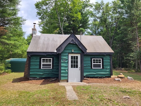 Green Cabin in the Woods