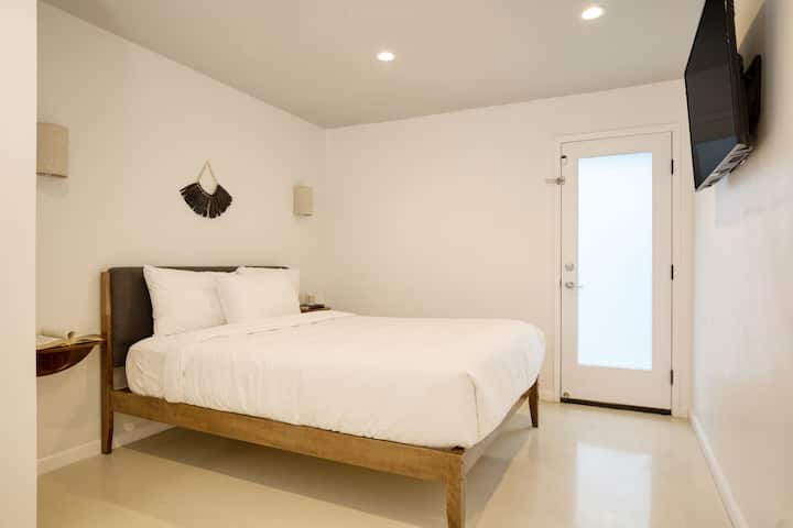 Chumba cha kulala 4 kina kitanda cha malkia.