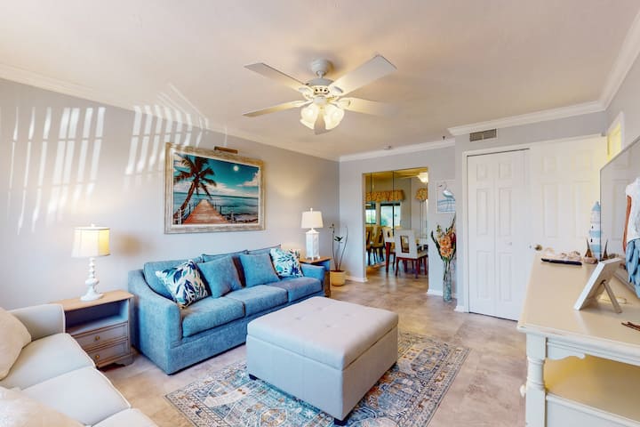 1 Mi To Beach! Marco Island Family Getaway W/ Pool - Marco Island, FL