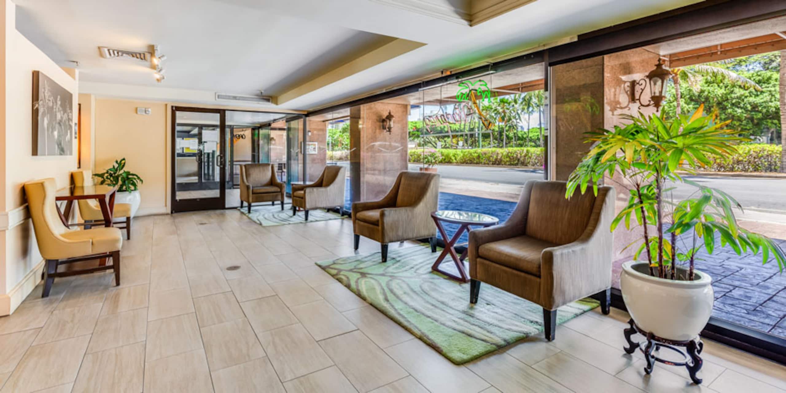 Condo in Honolulu · ★4.73 · 1 bedroom · 2 beds · 1 shared bath - Image 6