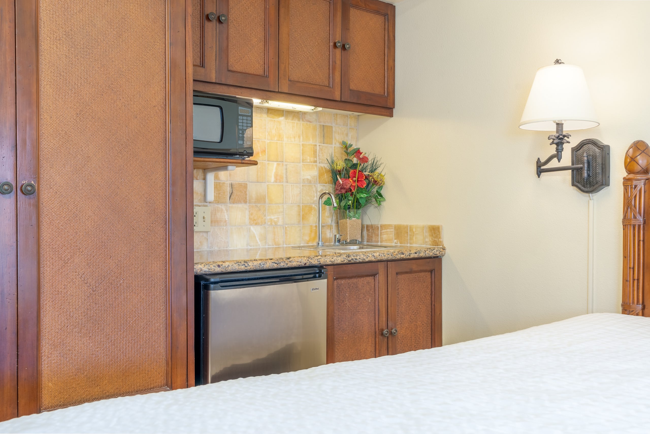 Condo in Kapaa · ★4.8 · Studio · 1 bed · 1 shared bath - Image 3