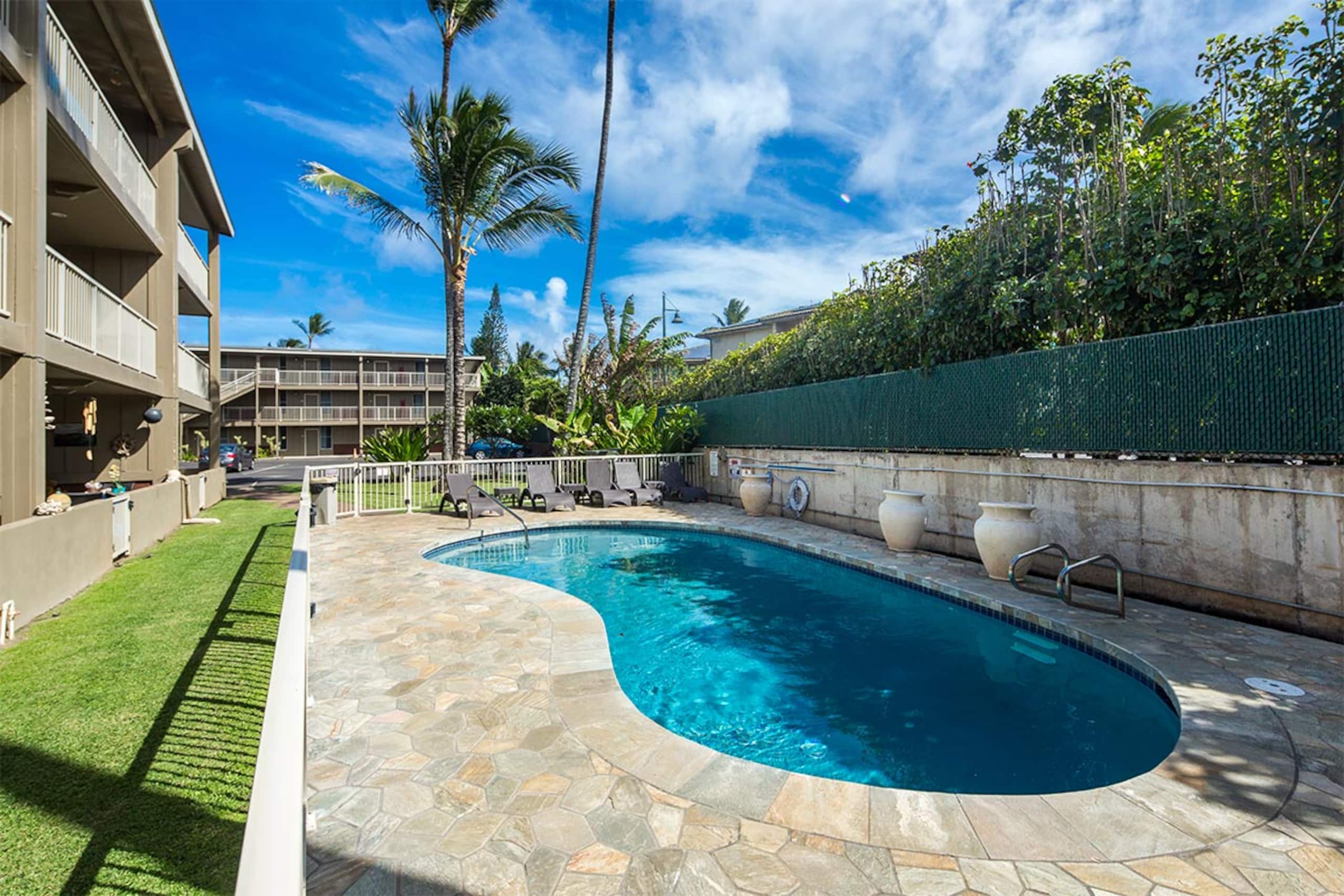 Relaxed condo w/ lanai, pool & BBQ grill - Main photo