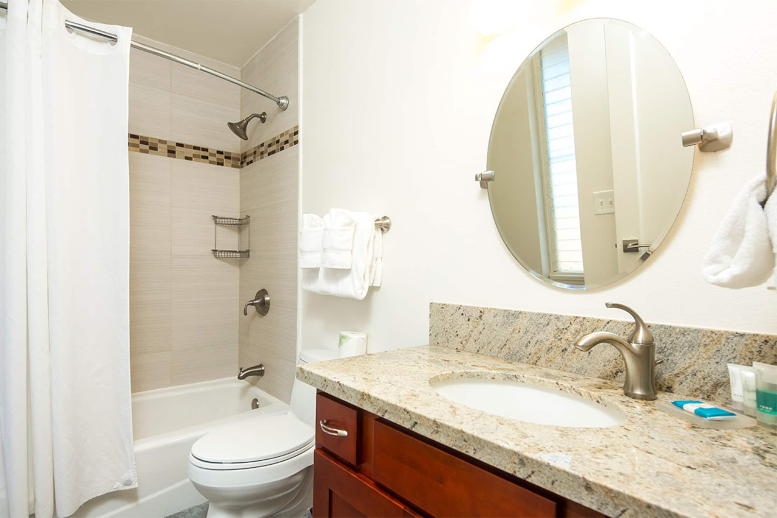 Relaxed condo w/ lanai, pool & BBQ grill - Photo 14