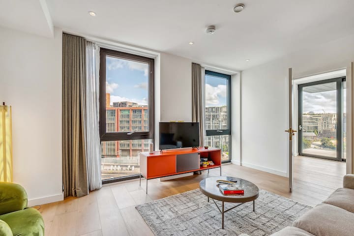 Glamorous London: 3-Bedroom City Style