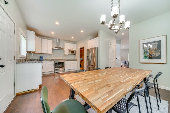 12 Mi To Seattle: Townhome W/ Fenced Yard - 투퀼라