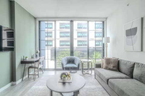 Top performing Airbnb: The Juliet XI • Vibe 8744 in Fashion District