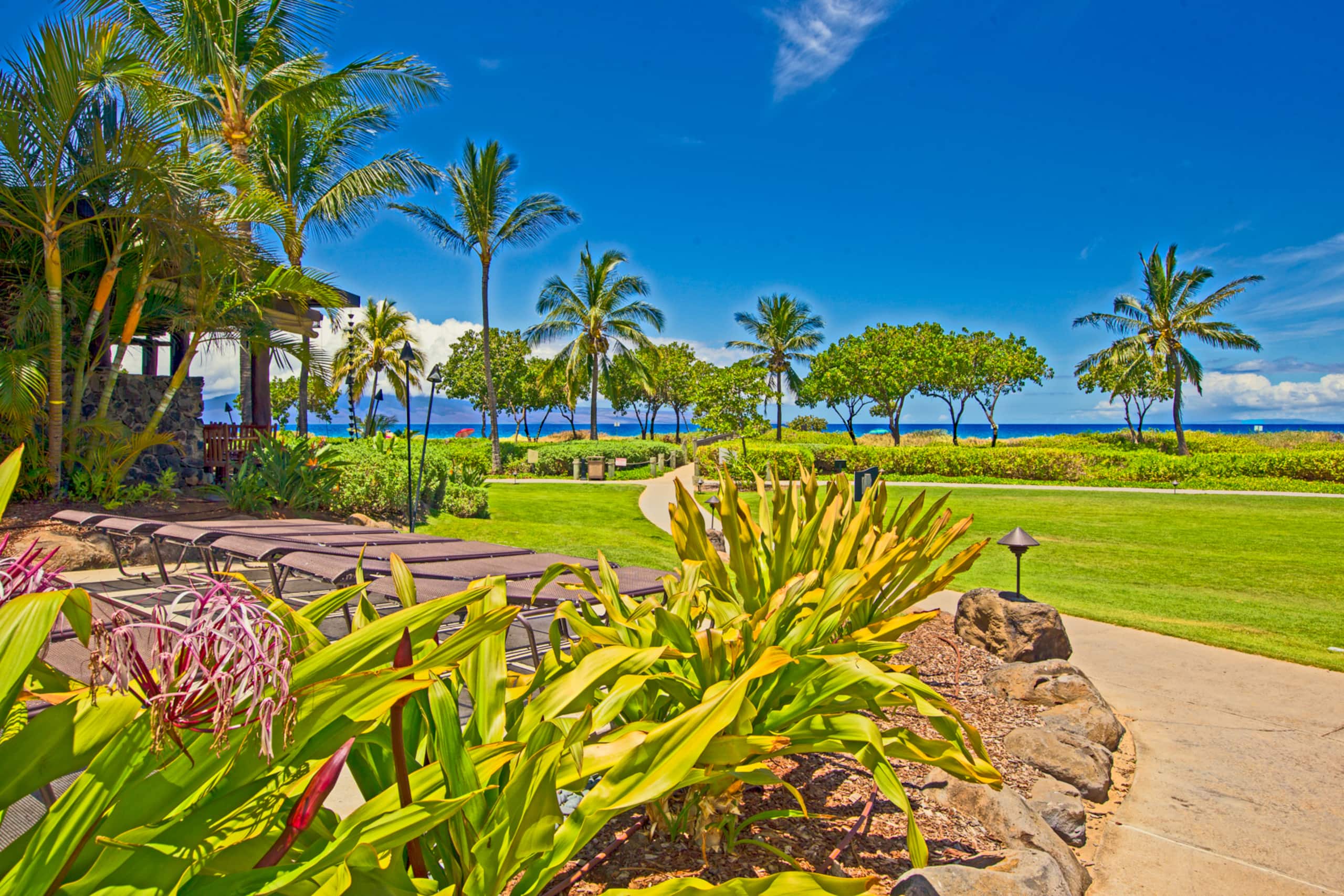 Honua Kai K232 Modern Condo Indoor-Outdoor Living - Image 33