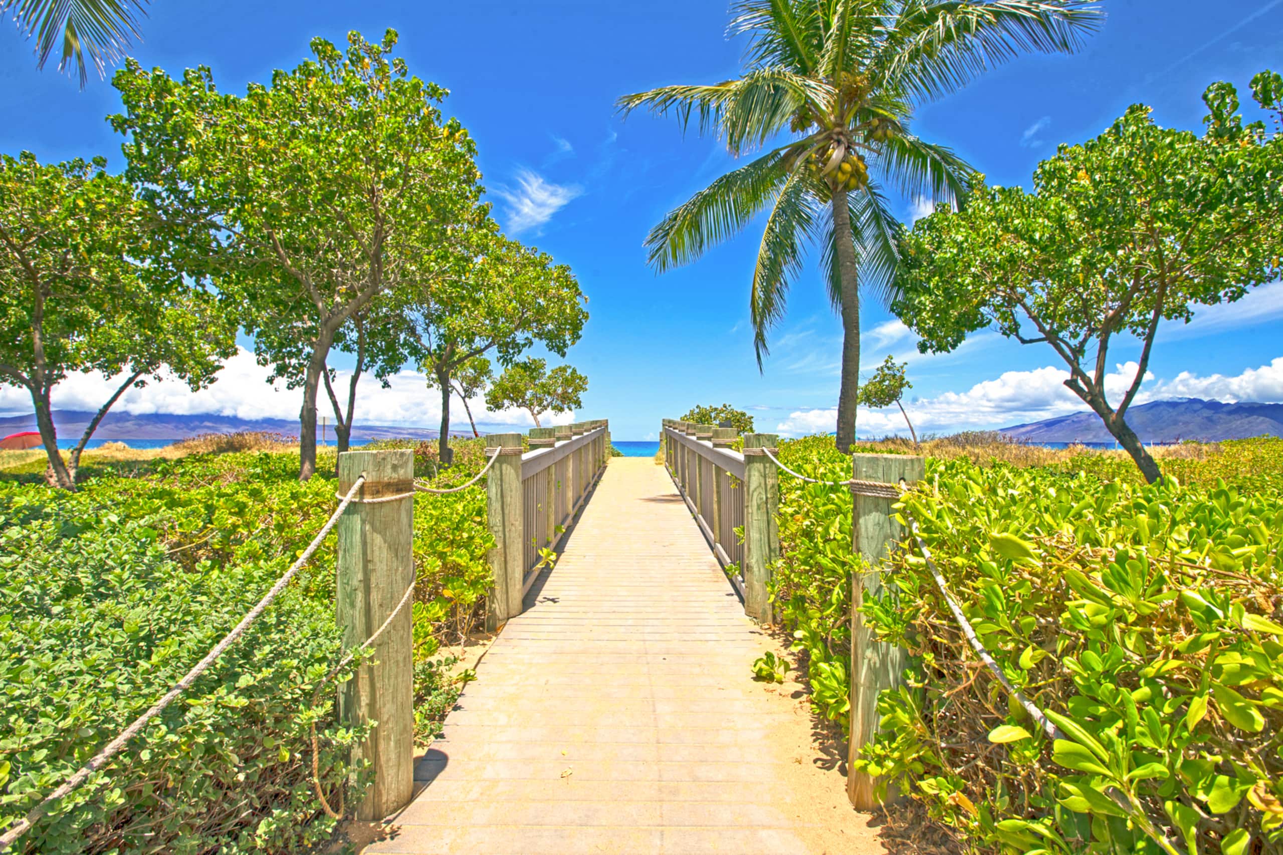 Honua Kai K232 Modern Condo Indoor-Outdoor Living - Image 36