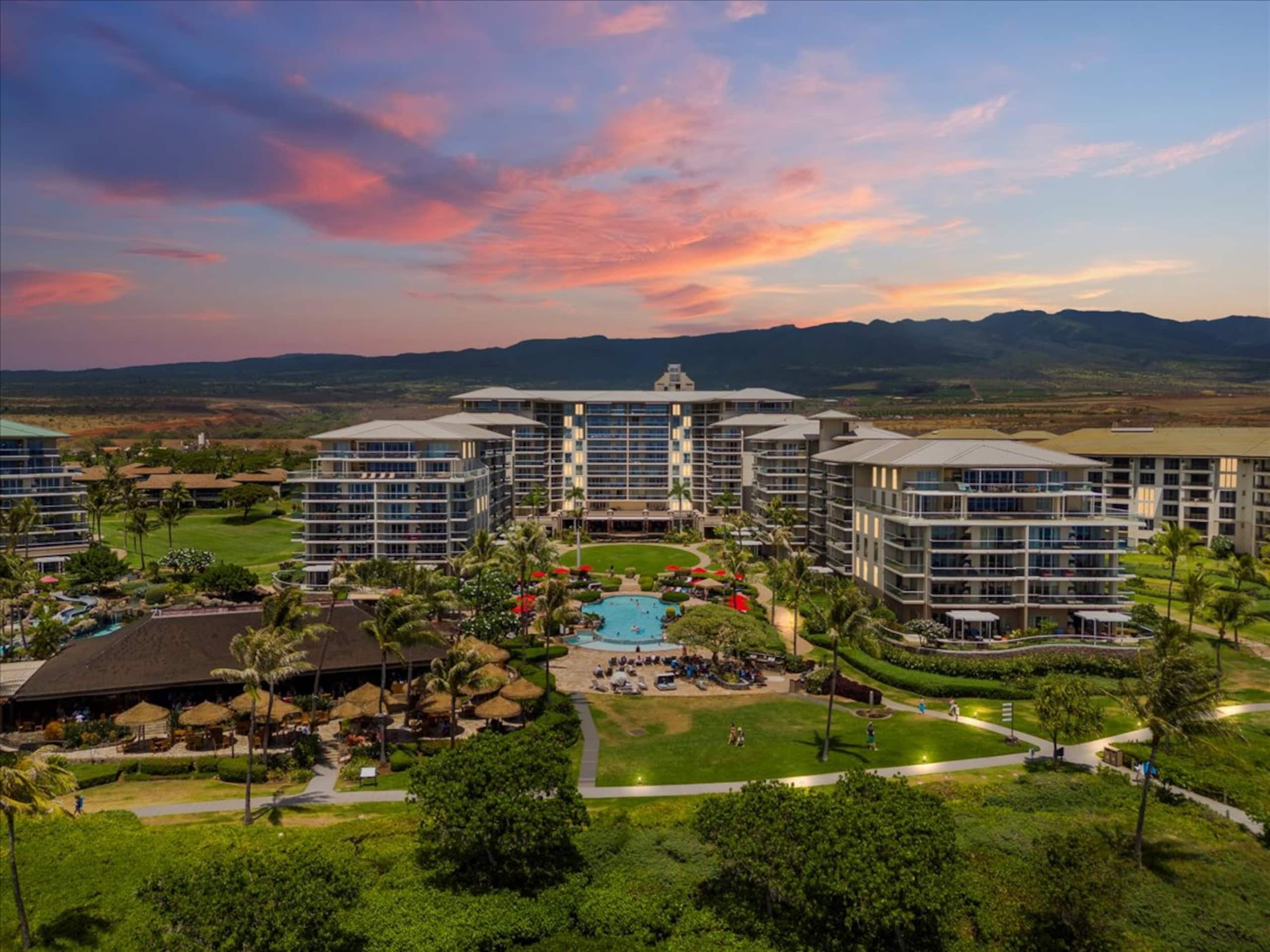 Honua Kai K232 Modern Condo Indoor-Outdoor Living - Image 42