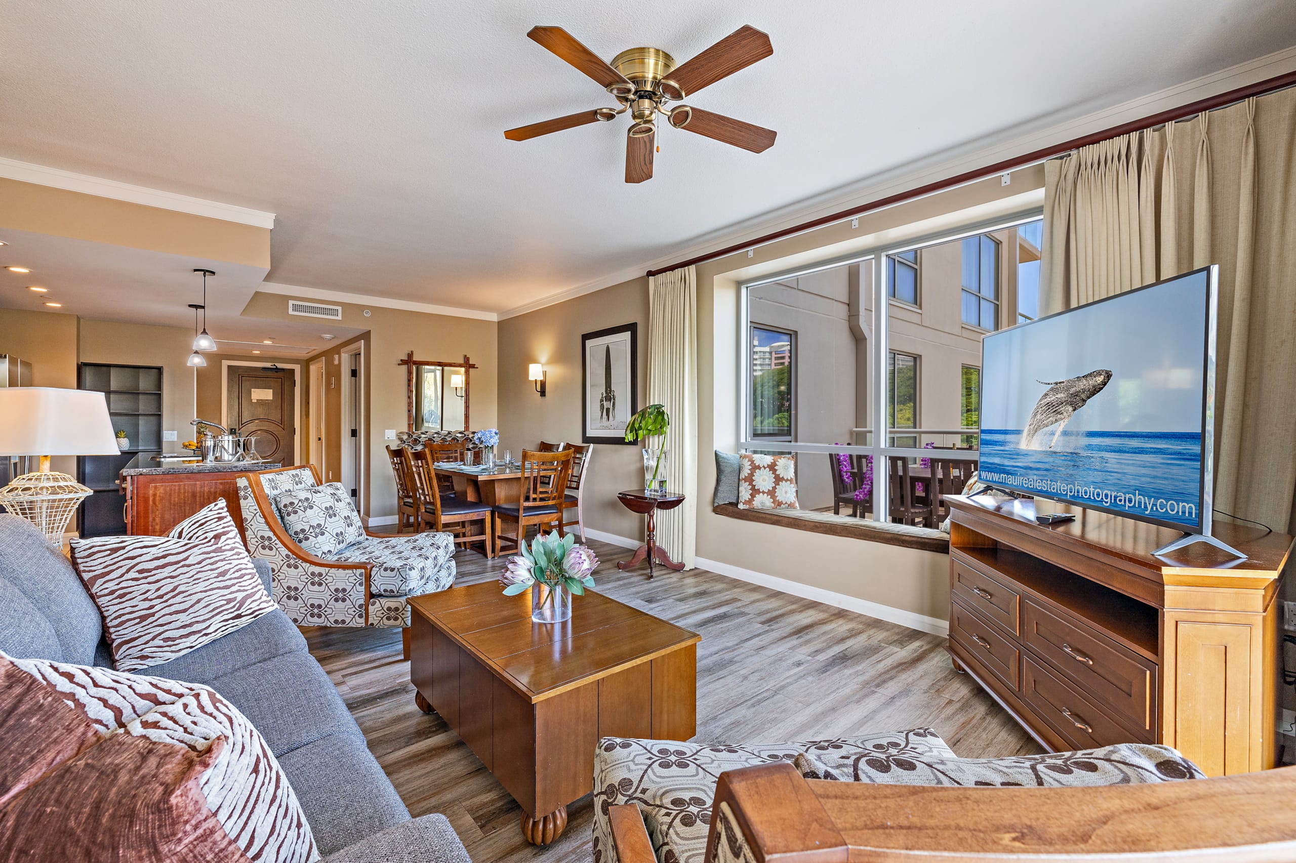 Honua Kai K232 Modern Condo Indoor-Outdoor Living - Image 12