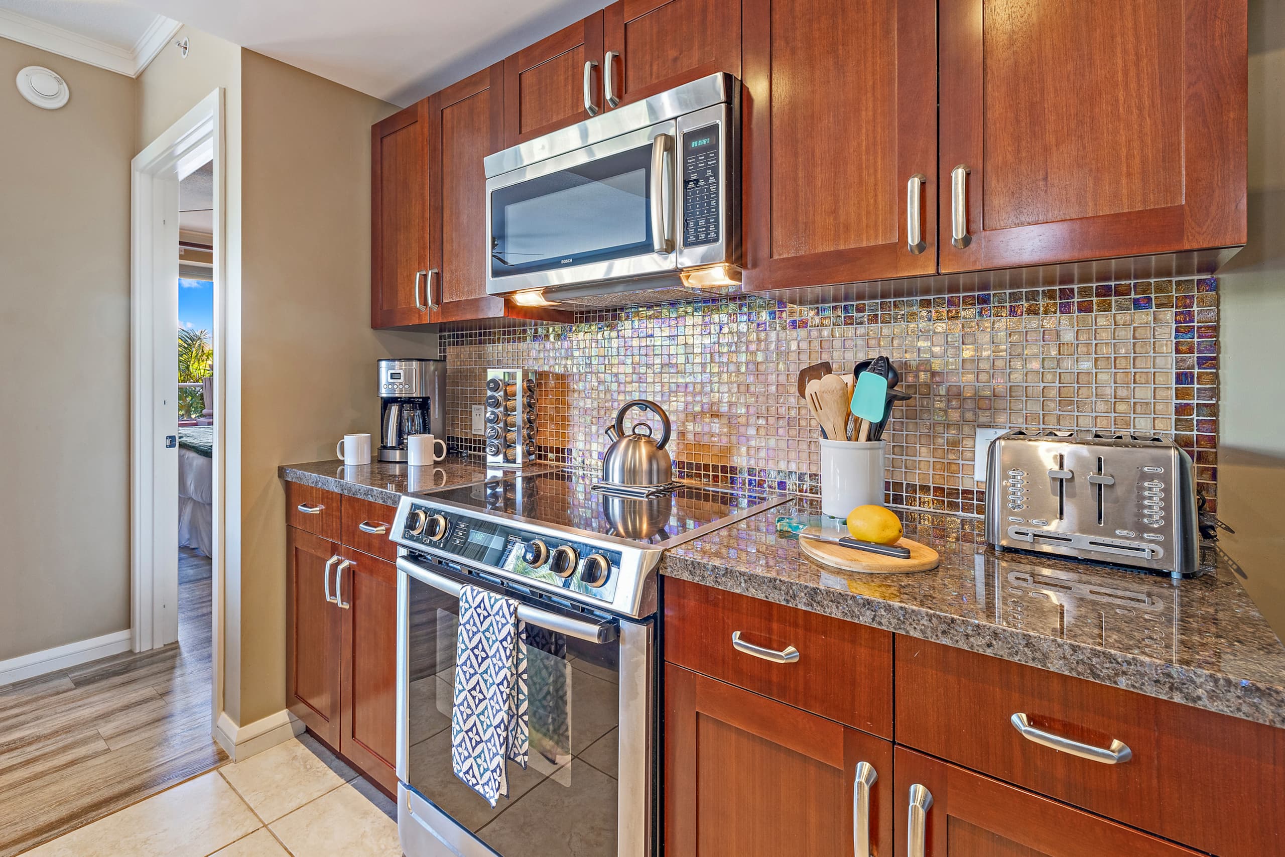Honua Kai K232 Modern Condo Indoor-Outdoor Living - Image 17