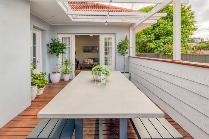 Character-Filled Home Near Scarborough Beach gallery image 3