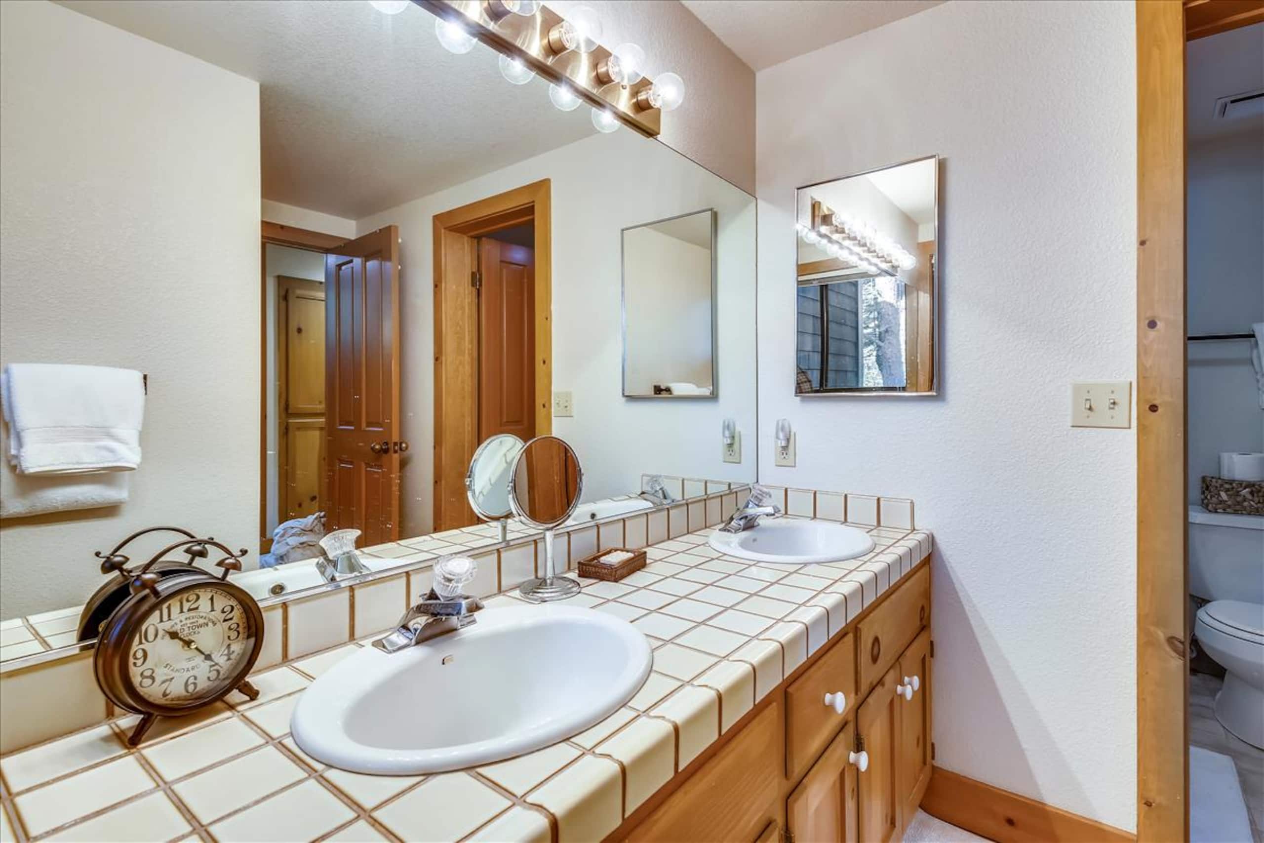 Rocky Ridge Condo with Private Beach Access - Photo 17