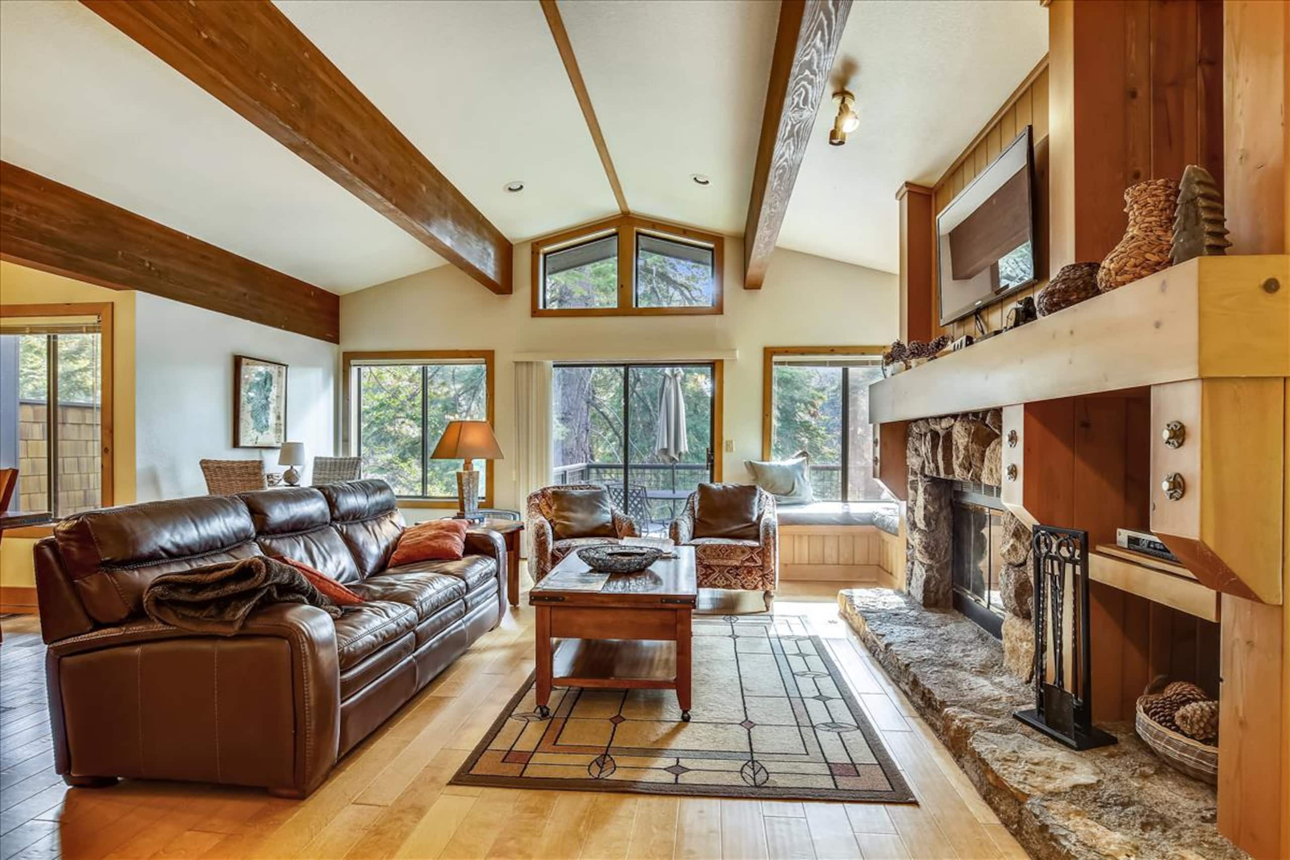 Rocky Ridge Condo with Private Beach Access - Photo 4