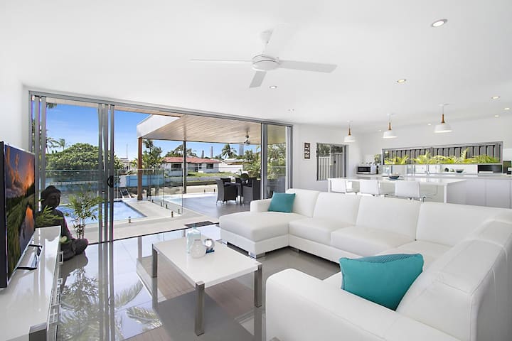 Gold Coast Holiday Stays managed Airbnb listing 2