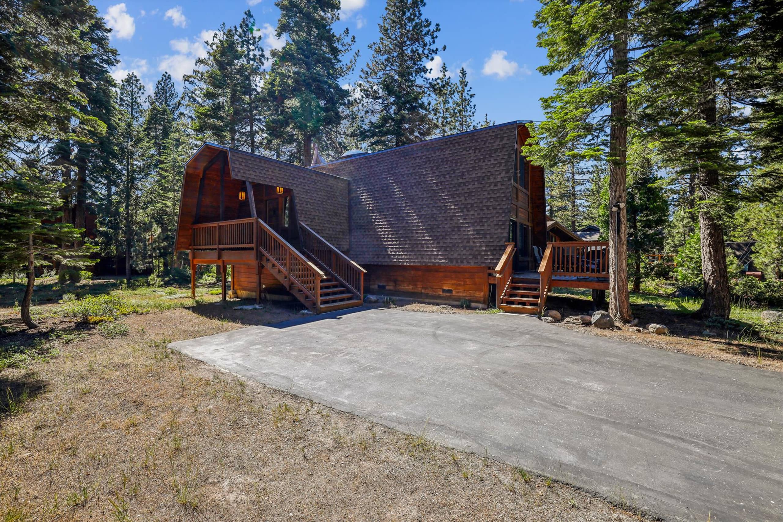 Spacious Dollar Point Home with Lake View & Deck - Photo 34