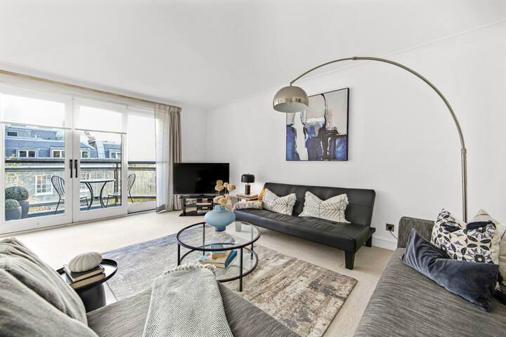 Mayfair Apartment with Balcony- 2 Bed & 2 Bath gallery image 4