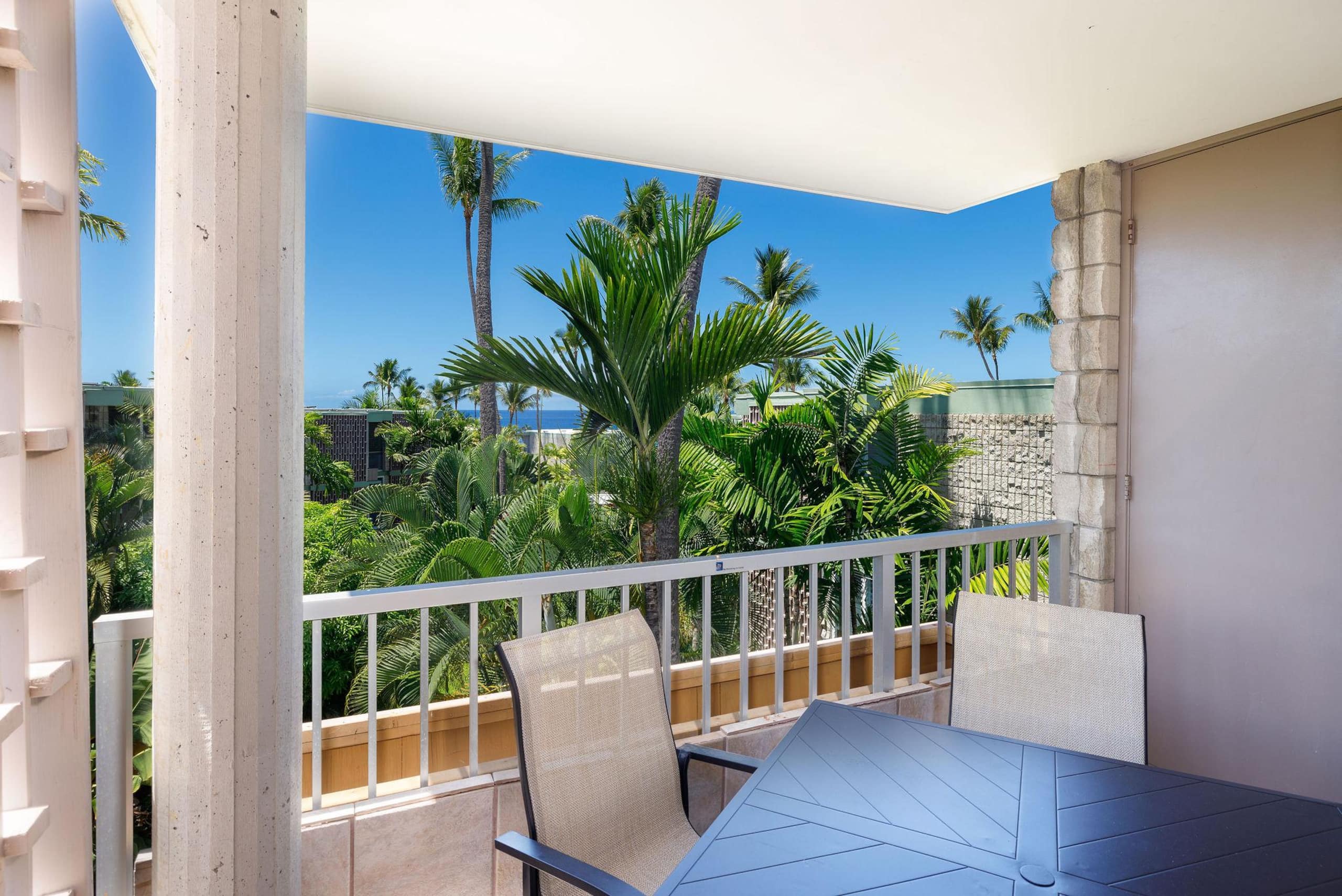 Condo in Kailua-Kona · ★4.78 · 1 bedroom · 2 beds · 1 private bath - Image 3