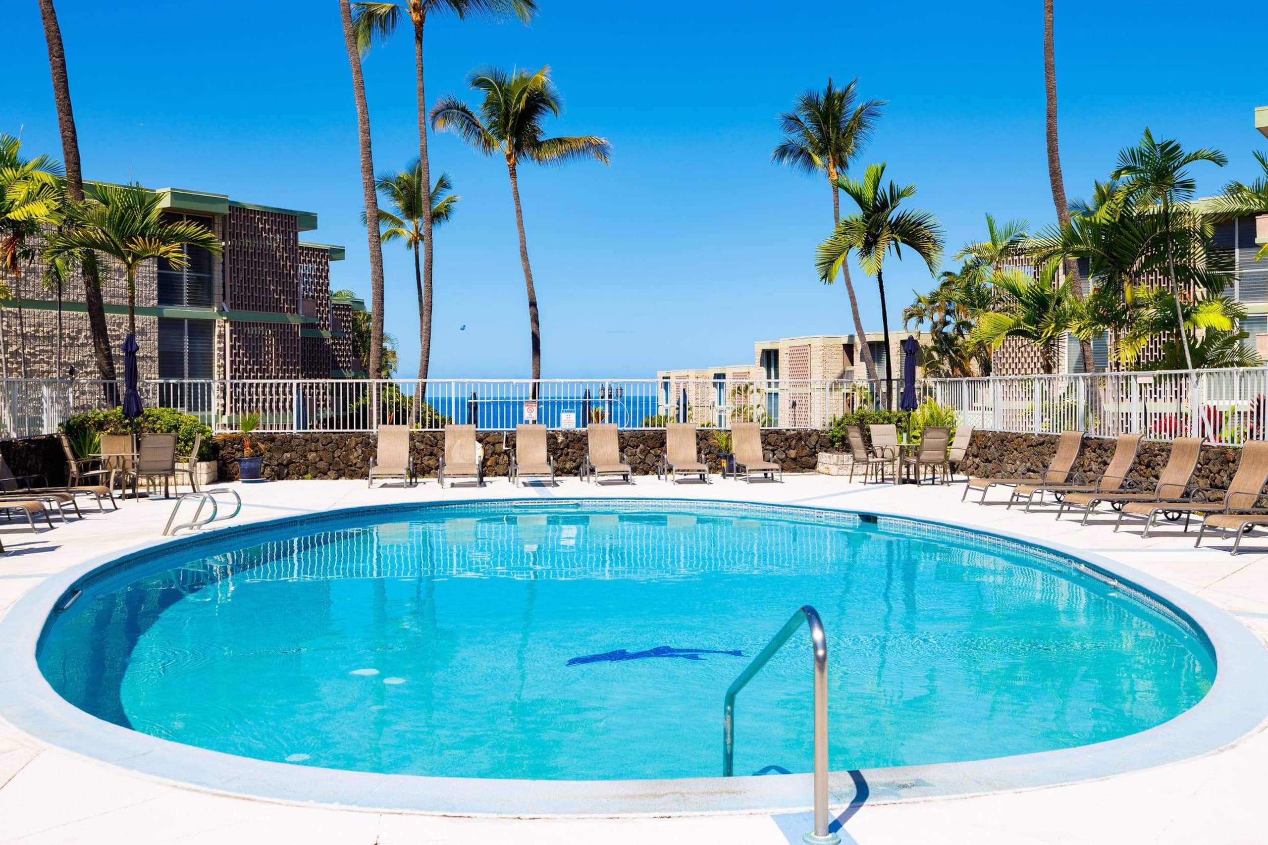 Condo in Kailua-Kona · ★4.78 · 1 bedroom · 2 beds · 1 private bath - Image 30