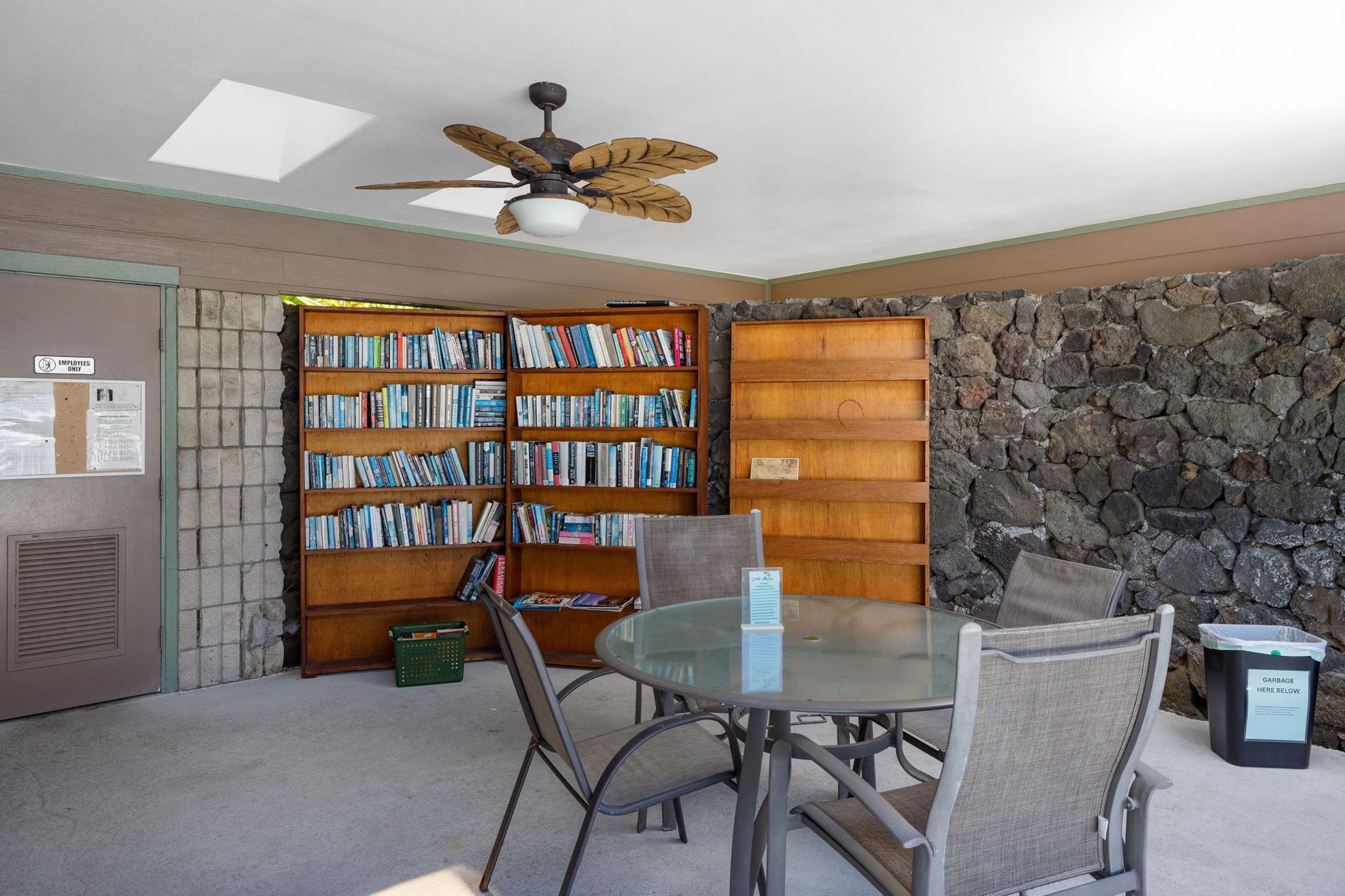 Condo in Kailua-Kona · ★4.78 · 1 bedroom · 2 beds · 1 private bath - Image 35
