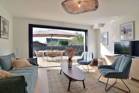 Successful Airbnb property: Cancale à la plage - House with terrace for 6 in Cancale