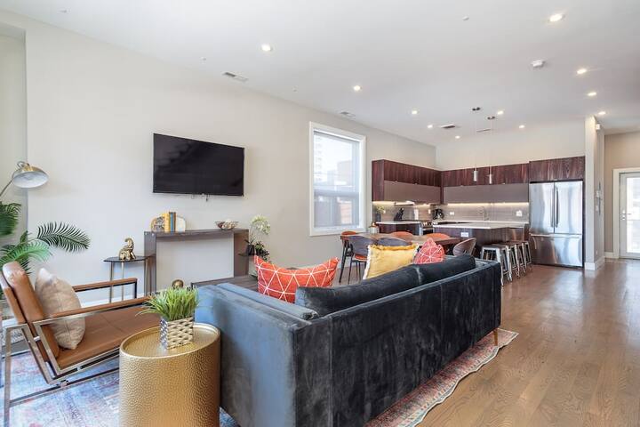 2 Newly Built Luxury Condos with Private Roofdeck! gallery image 5