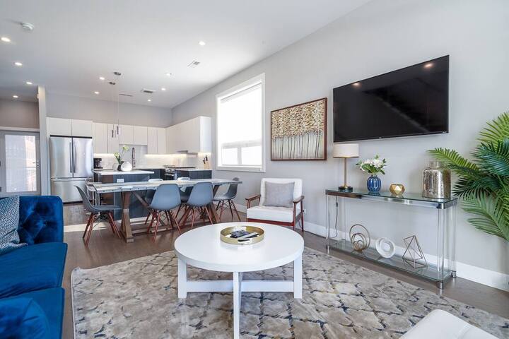 2 Newly Built Luxury Condos with Private Roofdeck! gallery image 5