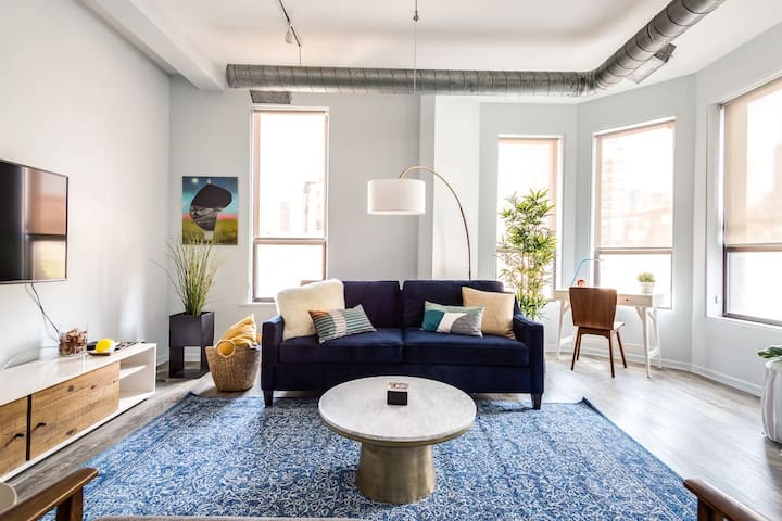 The Orleans – Floor 2 Private roof deck Patio!