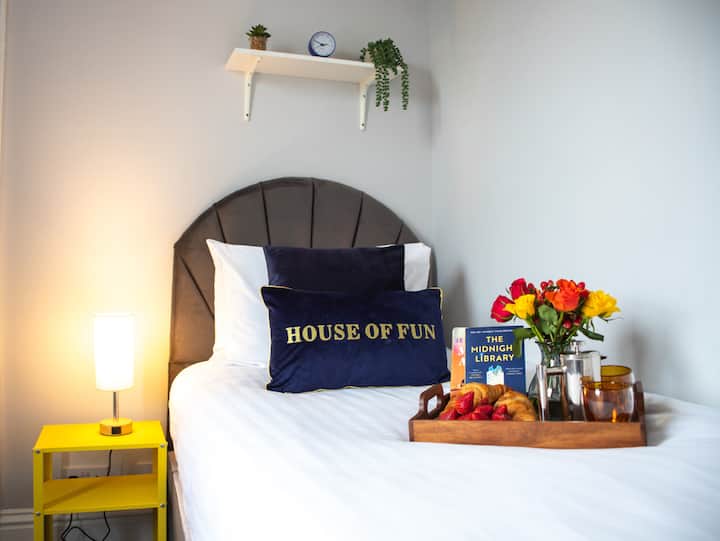 5-bed Family & Group Stay Near Cricket Ground - Worcester
