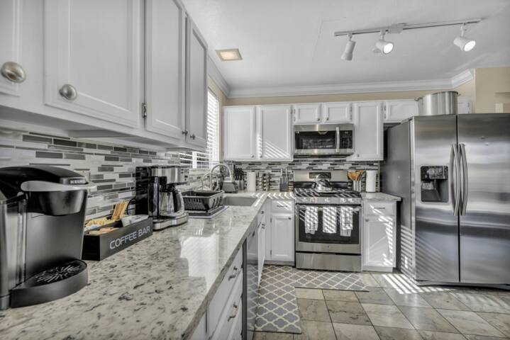 Unforgettable Las Vegas, Pool, BasketBall GameRoom gallery image 4