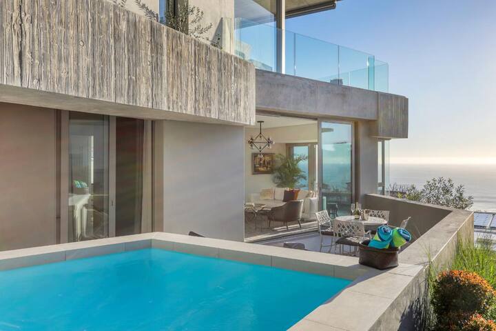Vista Maris – Luxury Apt in Camps Bay with pool gallery image 3