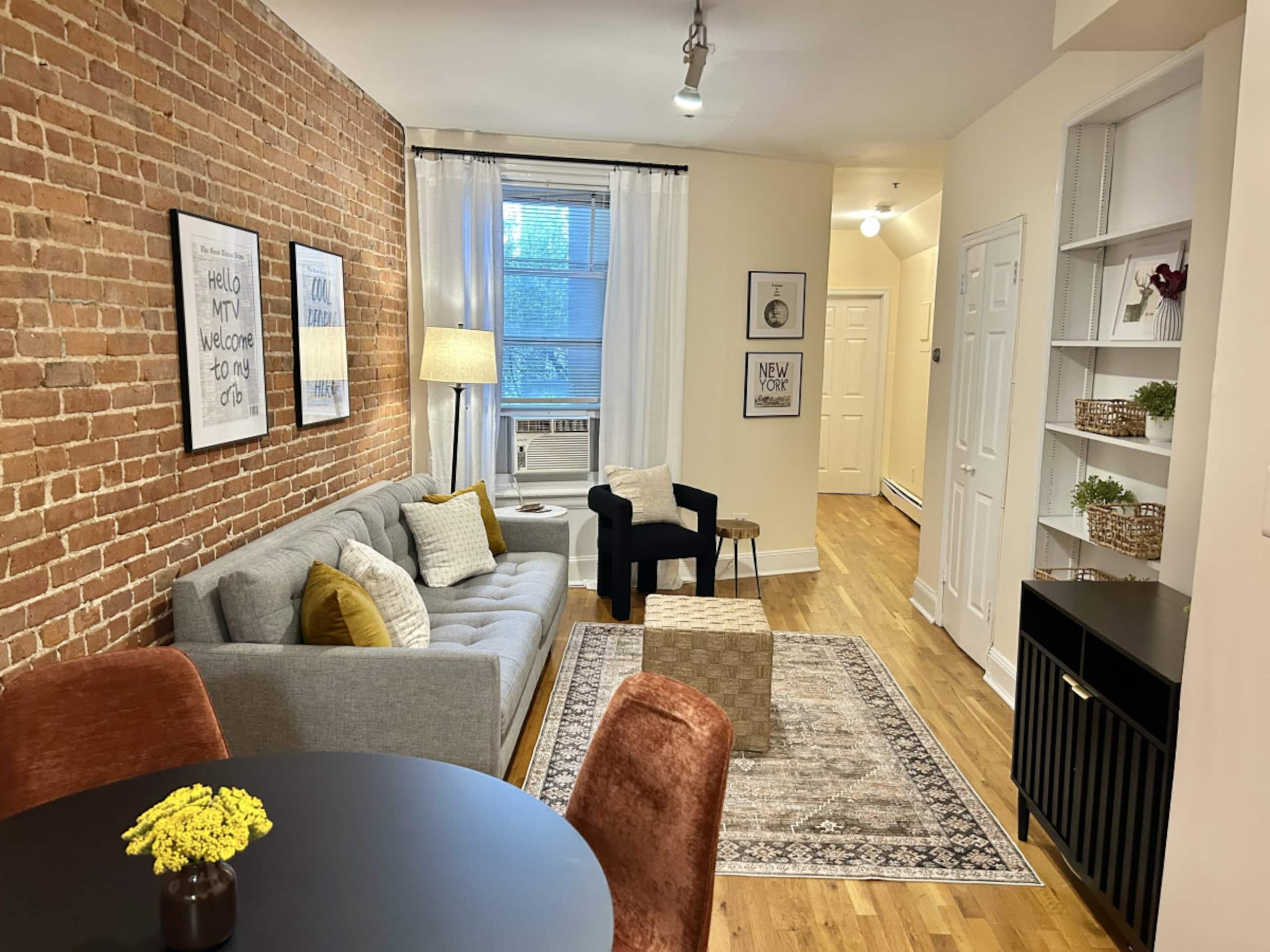 324 • 2BR/2BA • Charming & Bright • 20 Min to NYC - Photo 7