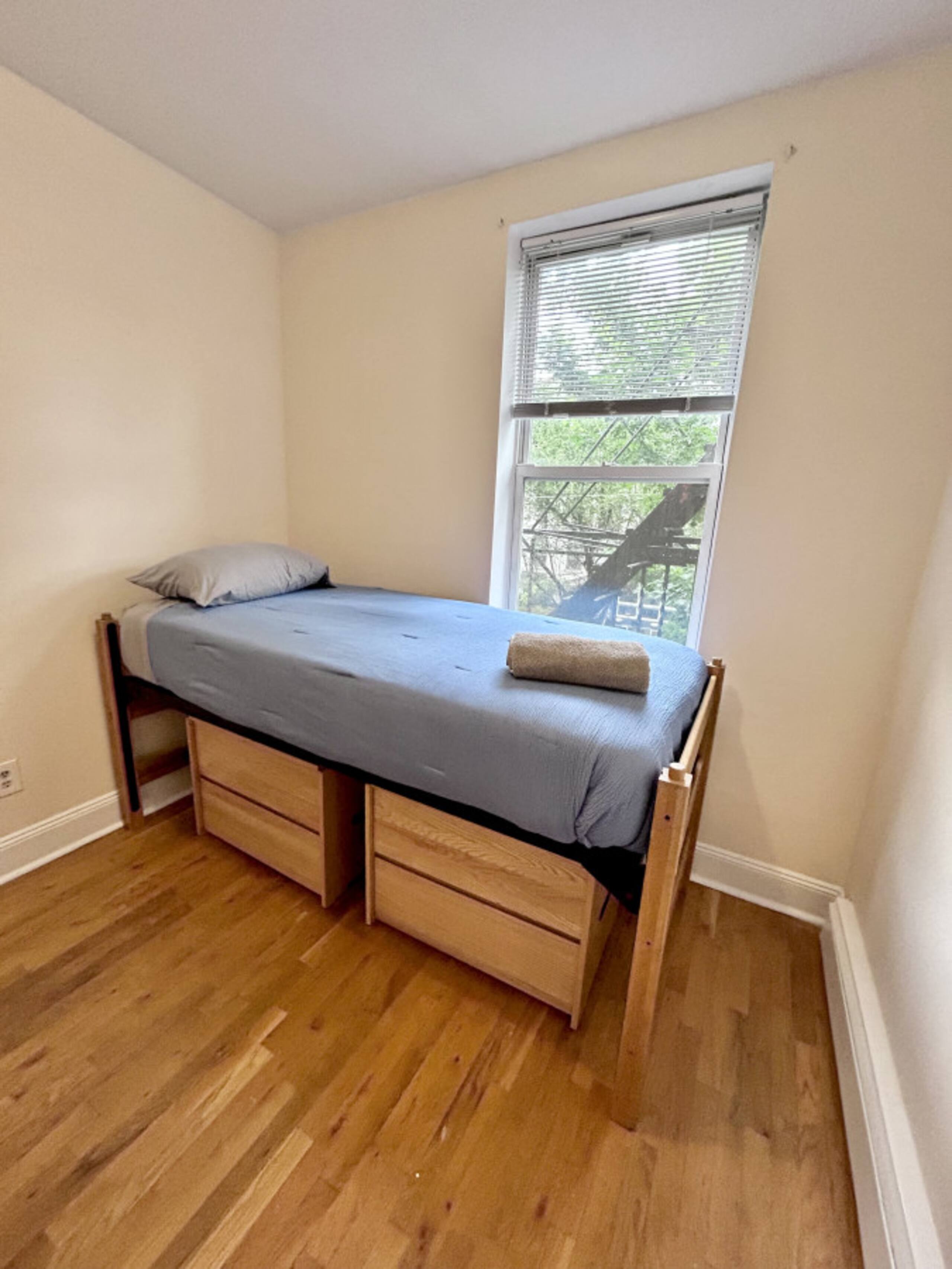 324 • 2BR/2BA • Charming & Bright • 20 Min to NYC - Photo 15