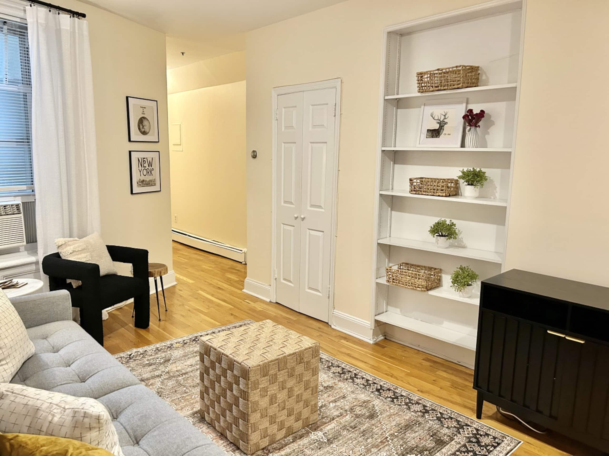 324 • 2BR/2BA • Charming & Bright • 20 Min to NYC - Photo 17