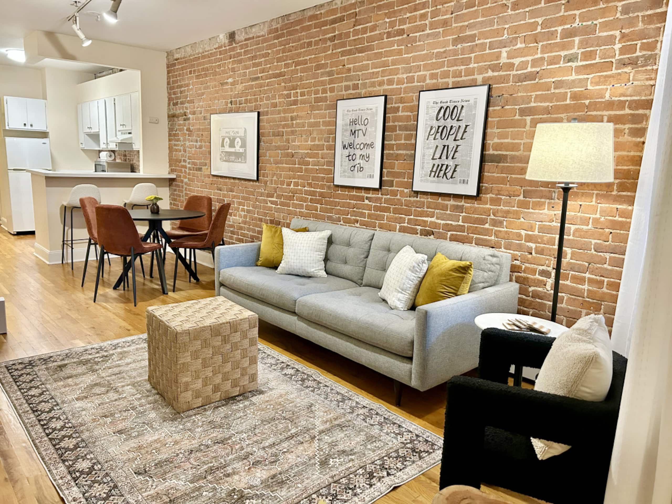 324 • 2BR/2BA • Charming & Bright • 20 Min to NYC - Main photo